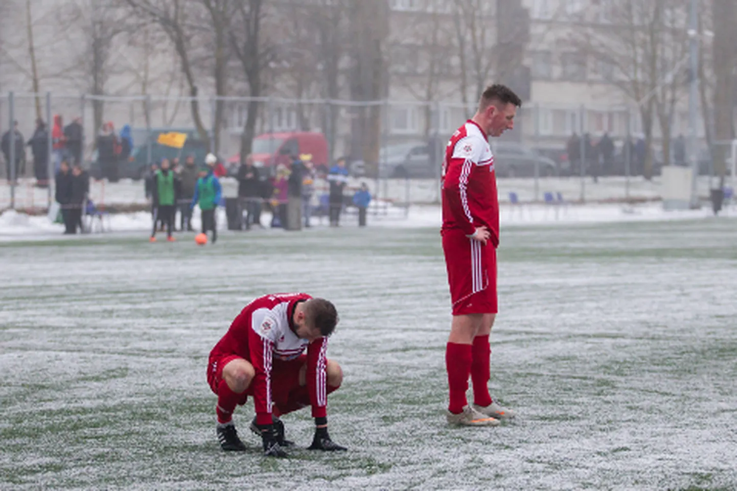 Lõpuvile järel väljendasid Lokomotivi mängijate olek ja näoilmed ilmselget meeleheidet. Hooaja teises pooles suure vaevaga viimaselt kohalt üheksandaks tõusmine ei võimaldanud kaitsta kohta meistriliigas, sest üleminekumängudes jäädi alla Viljandi Tulevikule.