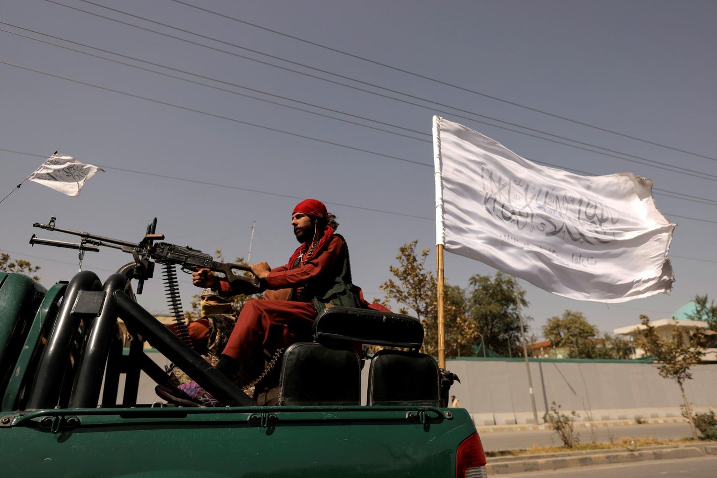 Talibani võitleja Kabulis 3. oktoobril patrullimas.