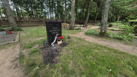 Linlane soovis sõjaohvrite ühishauda erakätesse saada