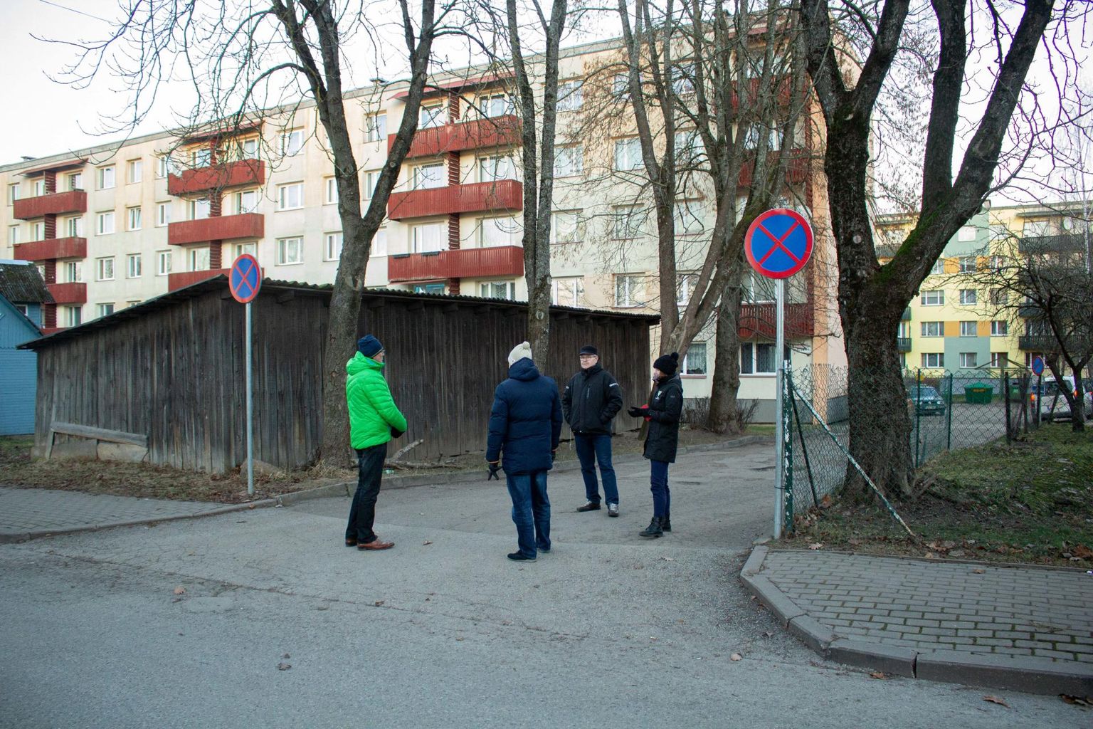Kommunaalmaksete suurus sõltub peamiselt hoone soojustamisest, tõdes kahe korteriühistu esimees Tõnis Eespere (vaatab näoga kaamera poole).