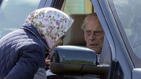 Briti prints Philip andis autoõnnetuse järel ära oma autojuhiload