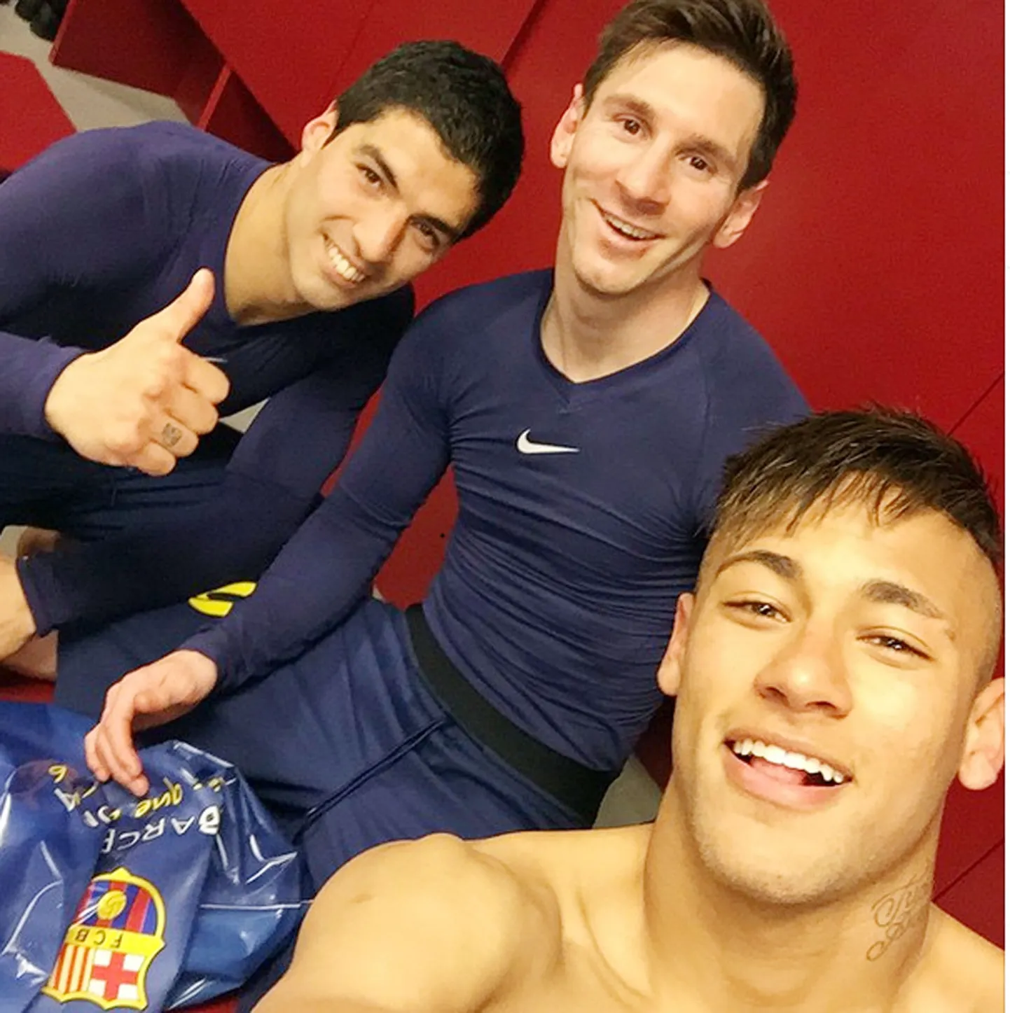 Neymar (esiplaanil), Lionel Messi (keskel) ja Luis Suarez