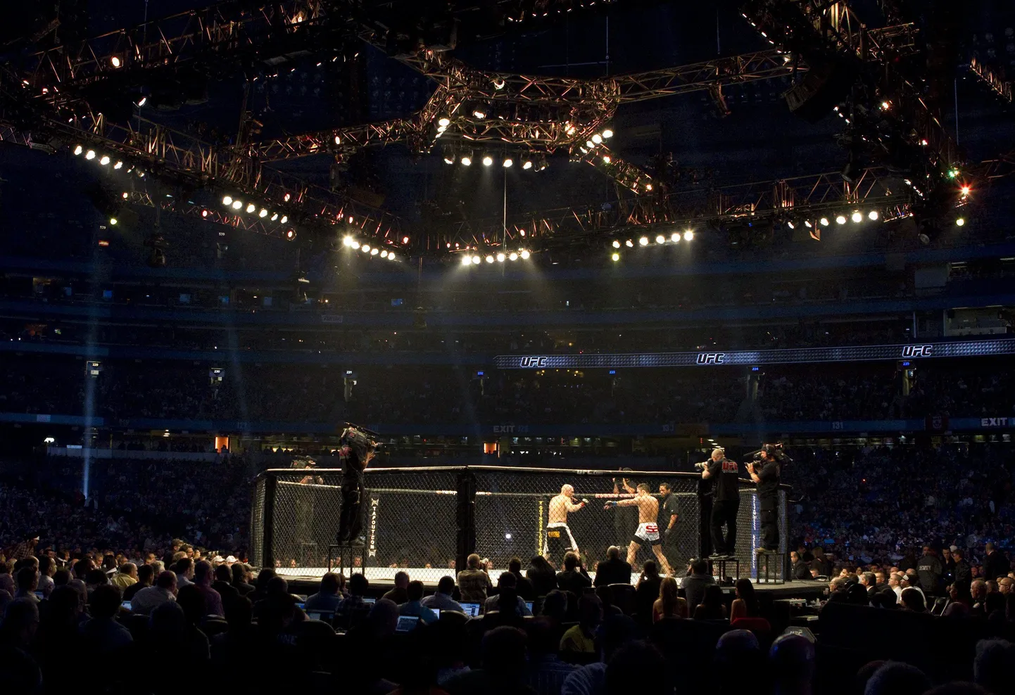 MMA-võitlus.