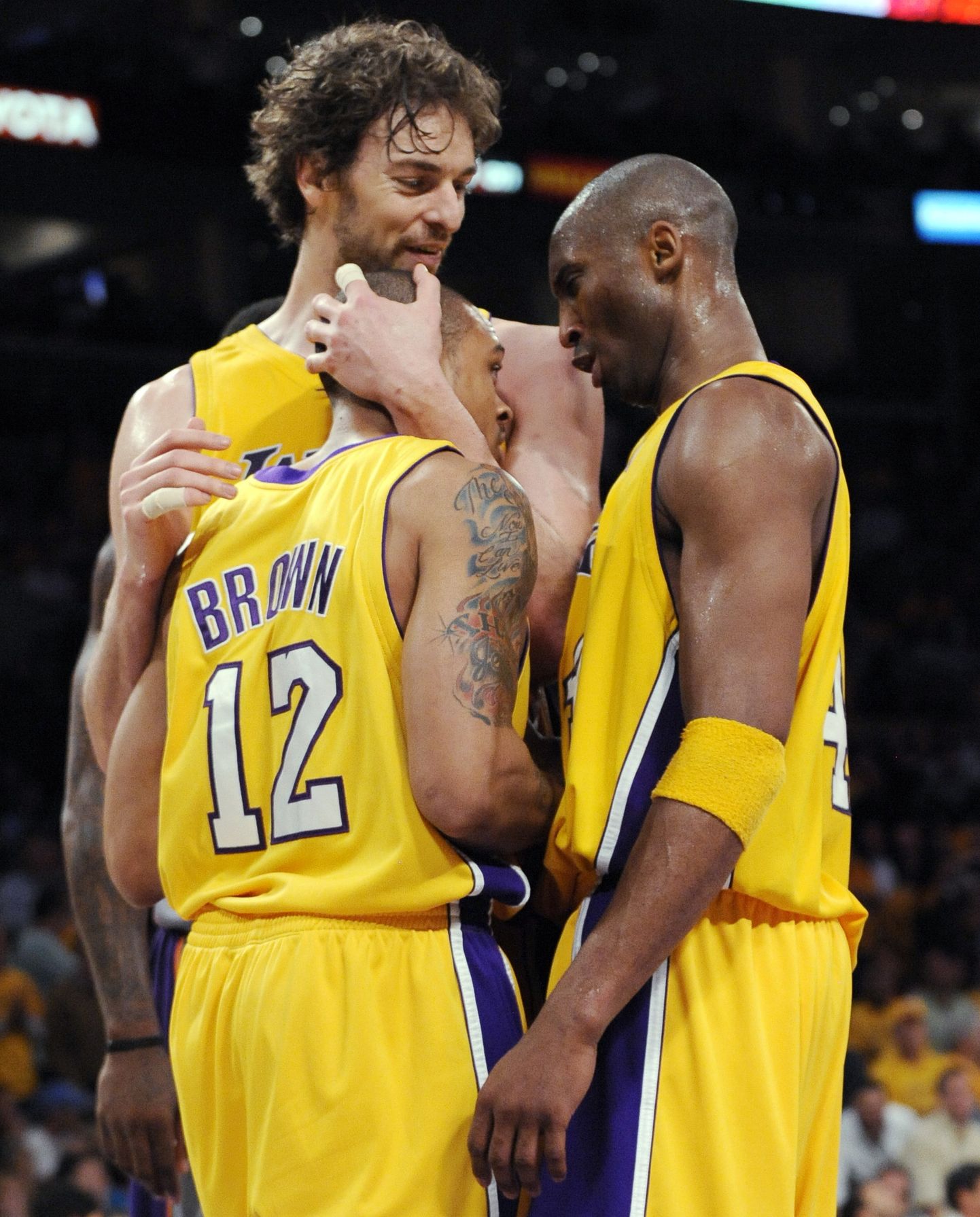 Shannon Brown (number 12) võitis koos Kobe Bryanti (paremal) ja Pau Gasoliga kaks NBA meistritiitlit.