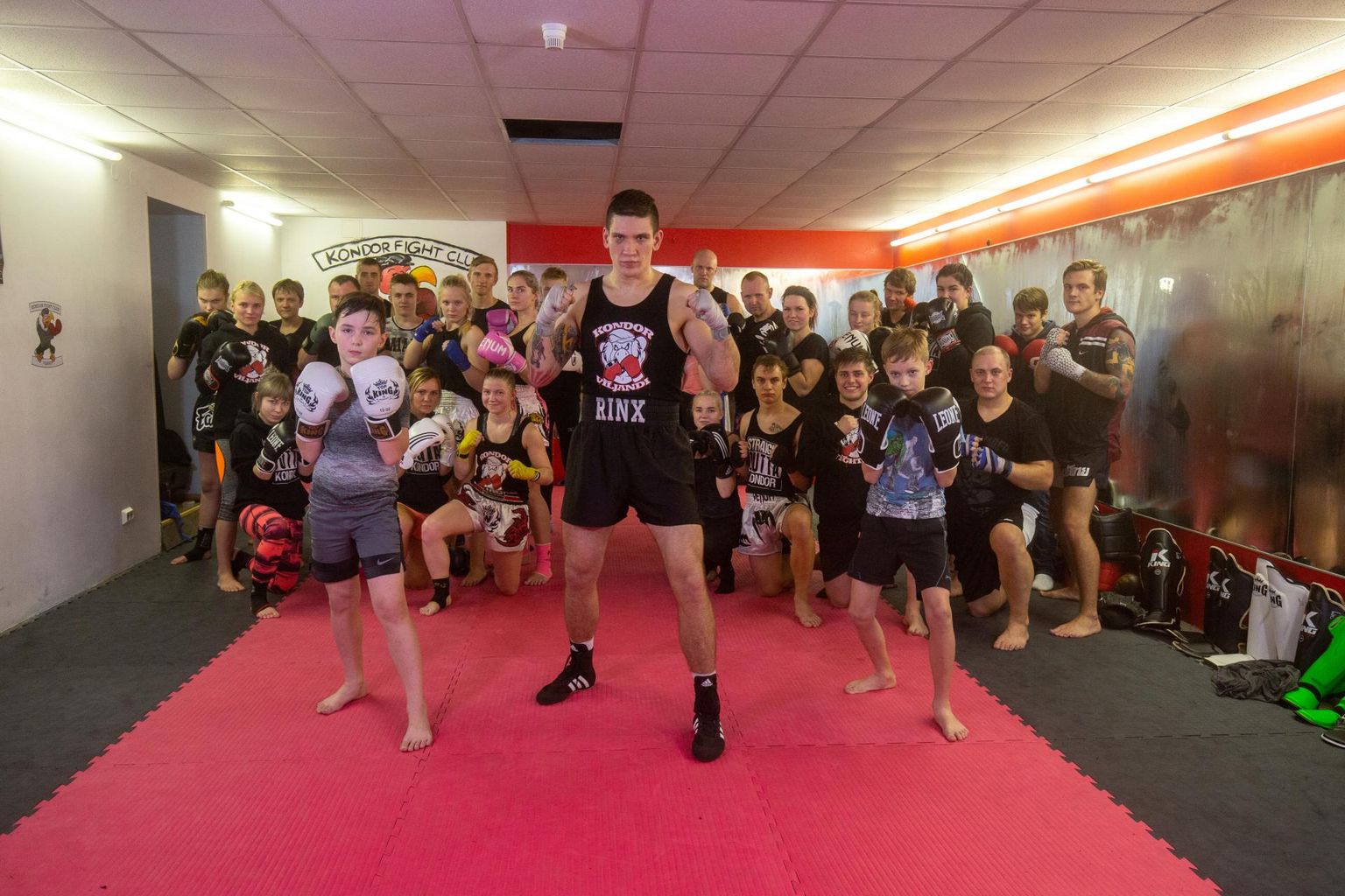 Viljandis tegutsevas poksiklubis Kondor Fight Club treenib Ringo Tipu juhendamisel ligi 50 inimest.