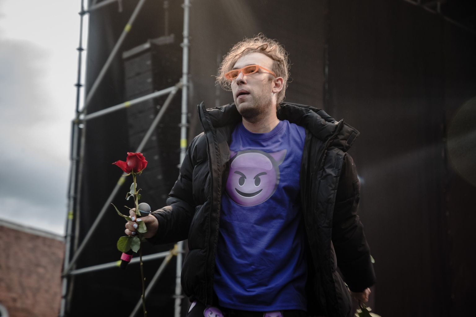 Tim Bluz выступает на Балу цветов в Таллинне, 2021 год