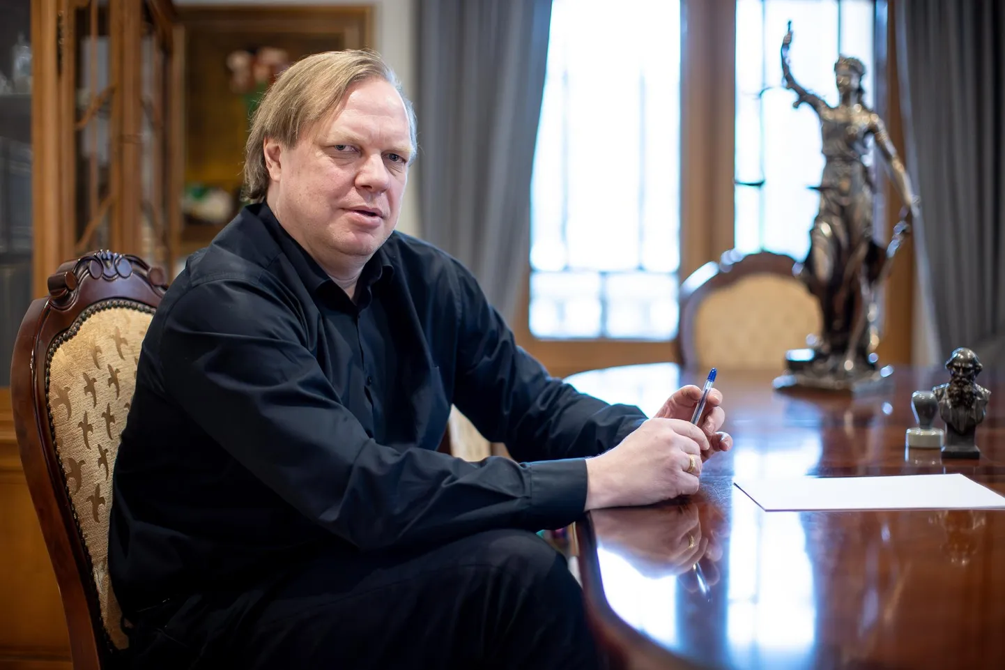 Sven Sillari klientideks kipuvad tihtipeale sattuma idanaabri teenistuses olevad inimesed.
