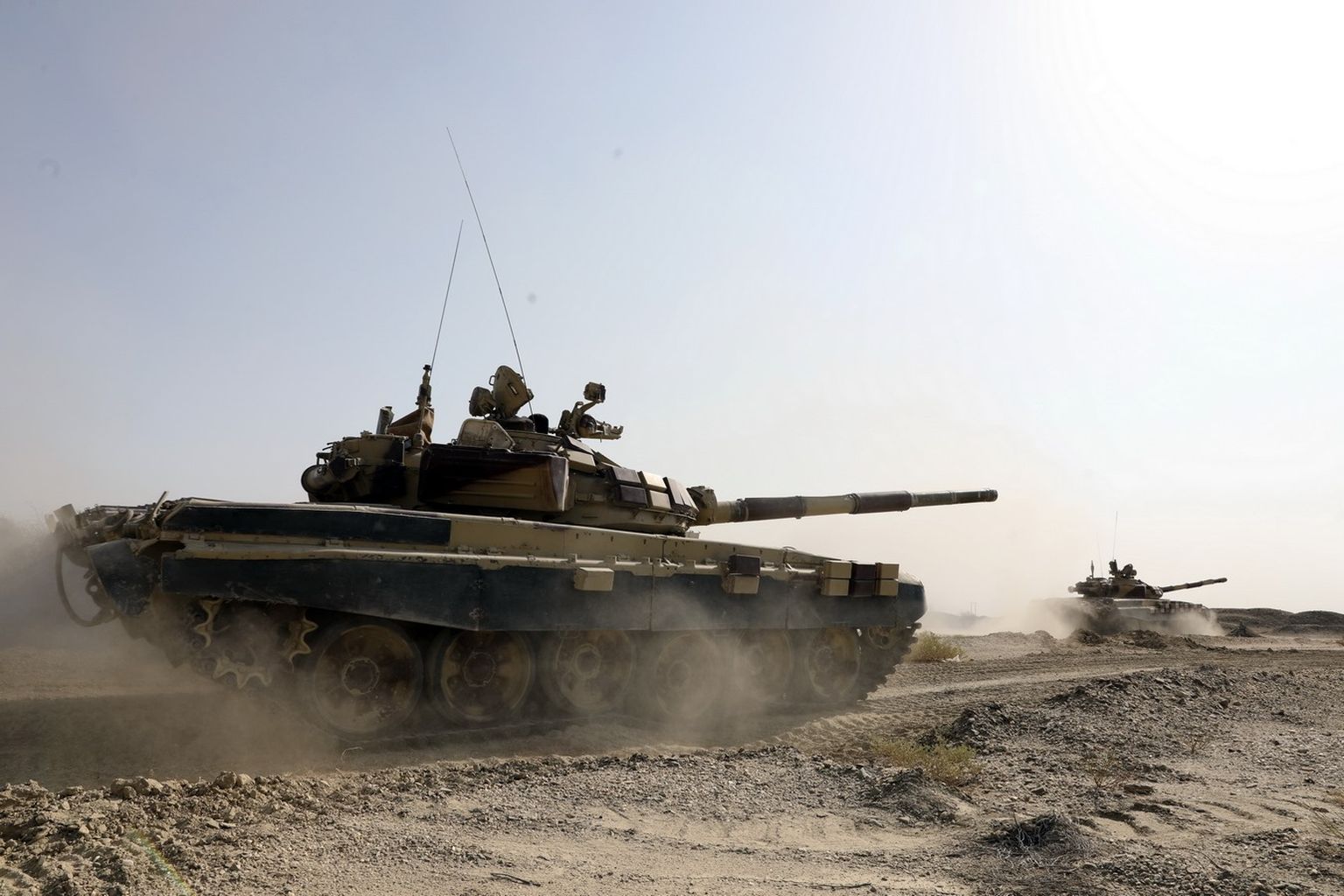 Iraani tankid õppusel. Foto on illustratiivne.