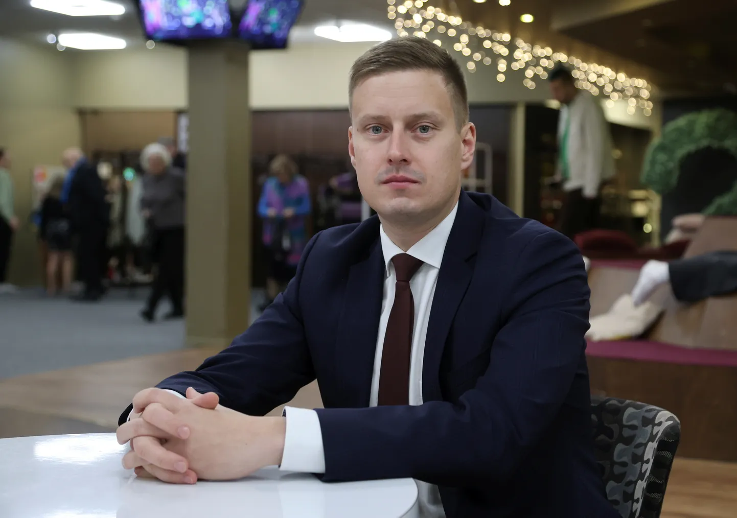 Министр экономики и промышленности Эркки Кельдо.