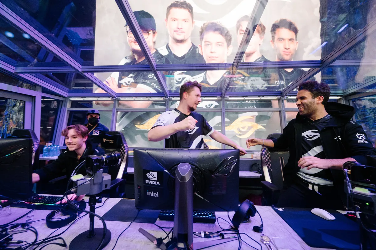 «Puppey» (keskel) on mänginud Team Secreti ridades organisatsiooni loomisest alates