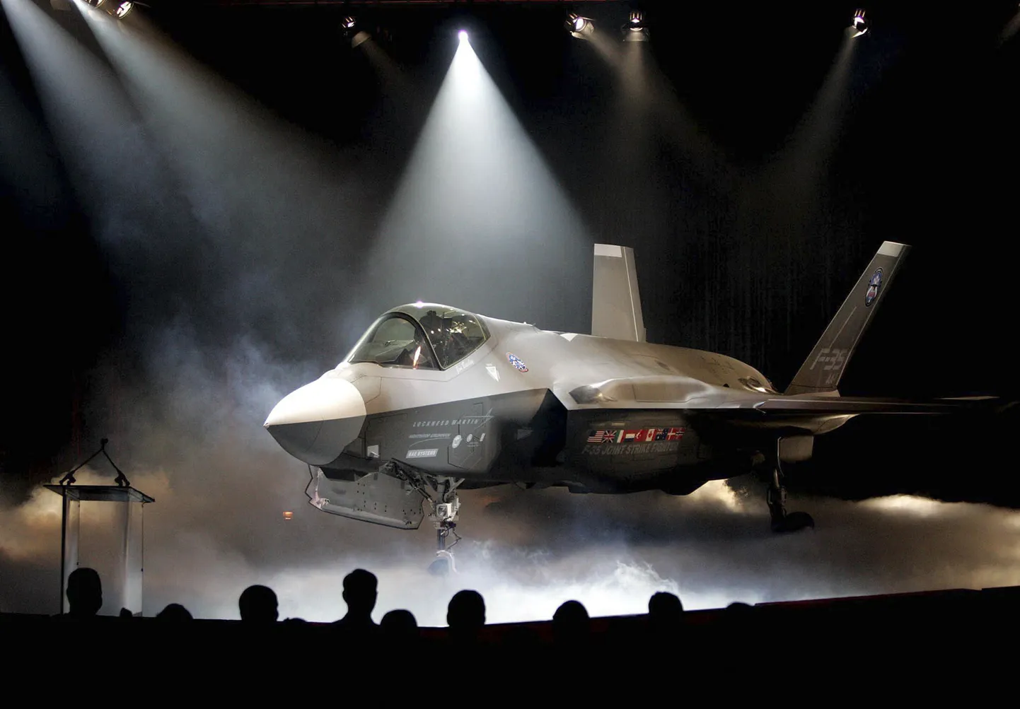 Истребитель пятого поколения F-35a