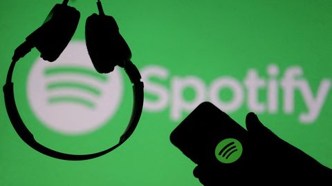 Muusikasõpru jahmatavad roppused Spotifys, teenus kehitab aga õlgu