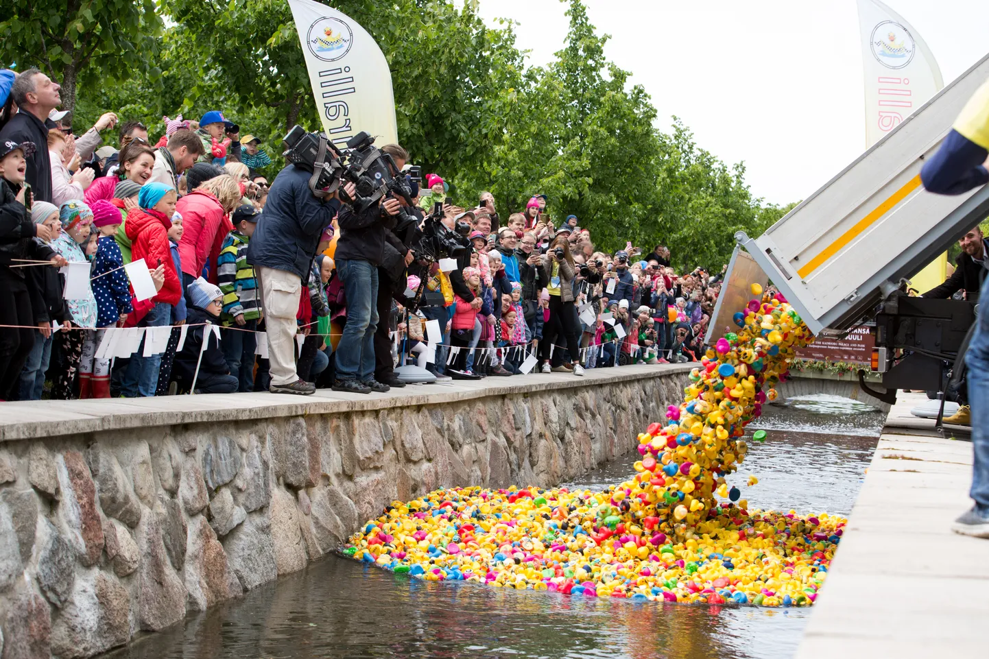 2016. aastal pandi võistlema 10 000 kummiparti.