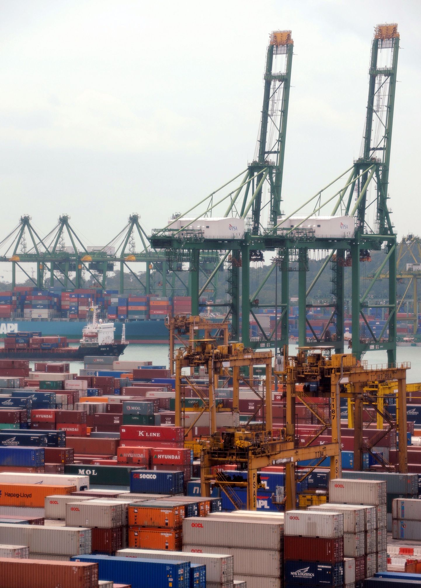 Keppeli konteinerterminal Singapuris.