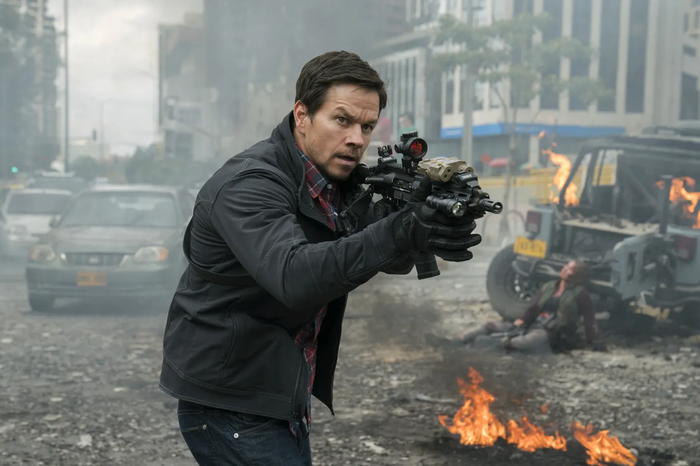 Mark Wahlberg filmis «22. miil»