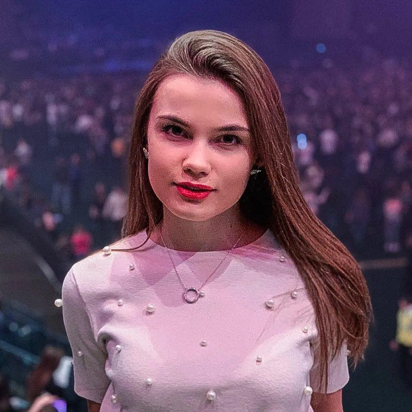 Радиоведущая DFM LOLA.