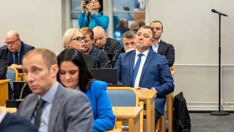 Tallinna linnavolikogu hooaja viimane istung kestis varahommikuni