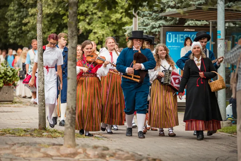 20. augustil 2017. Tiina Konsen paremal mustas kuues.