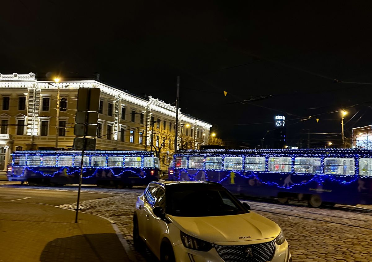Старый трамвай в новогодней Риге. 1 января 2023.