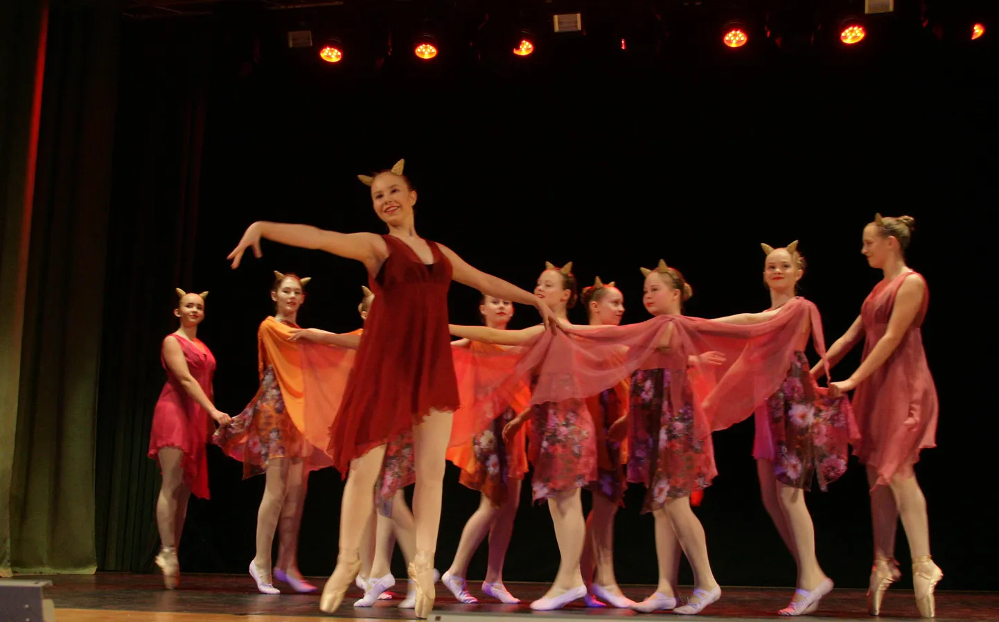 Sillamäel andis Kaurikooli balletiklass kontserdi Ida-Virumaa publikule.