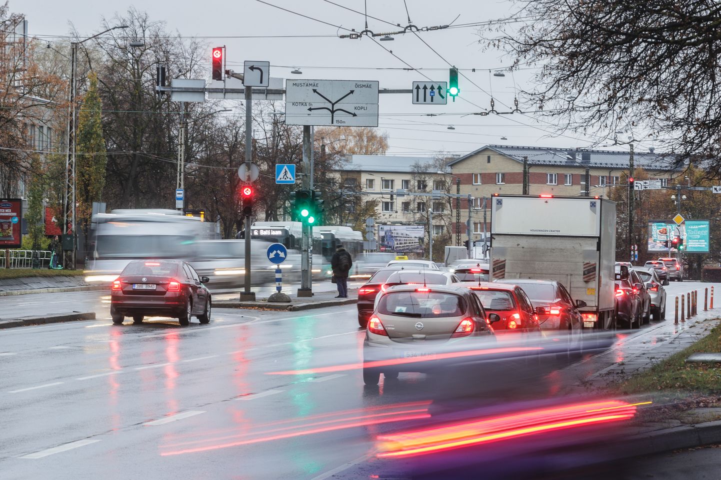 Liiklus Tallinnas. Pilt on illustreeriv.