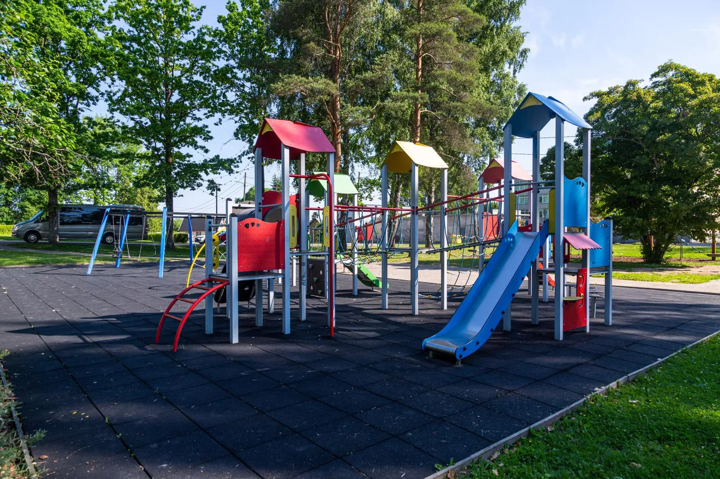 Laste mänguväljakule veipima või suitsetama tulemine tekitab hämmastust.