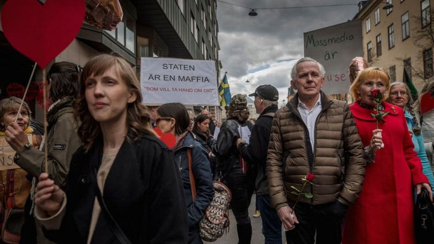 1 мая этого года в Стокгольме прошла демонстрация против коронавирусных ограничений.