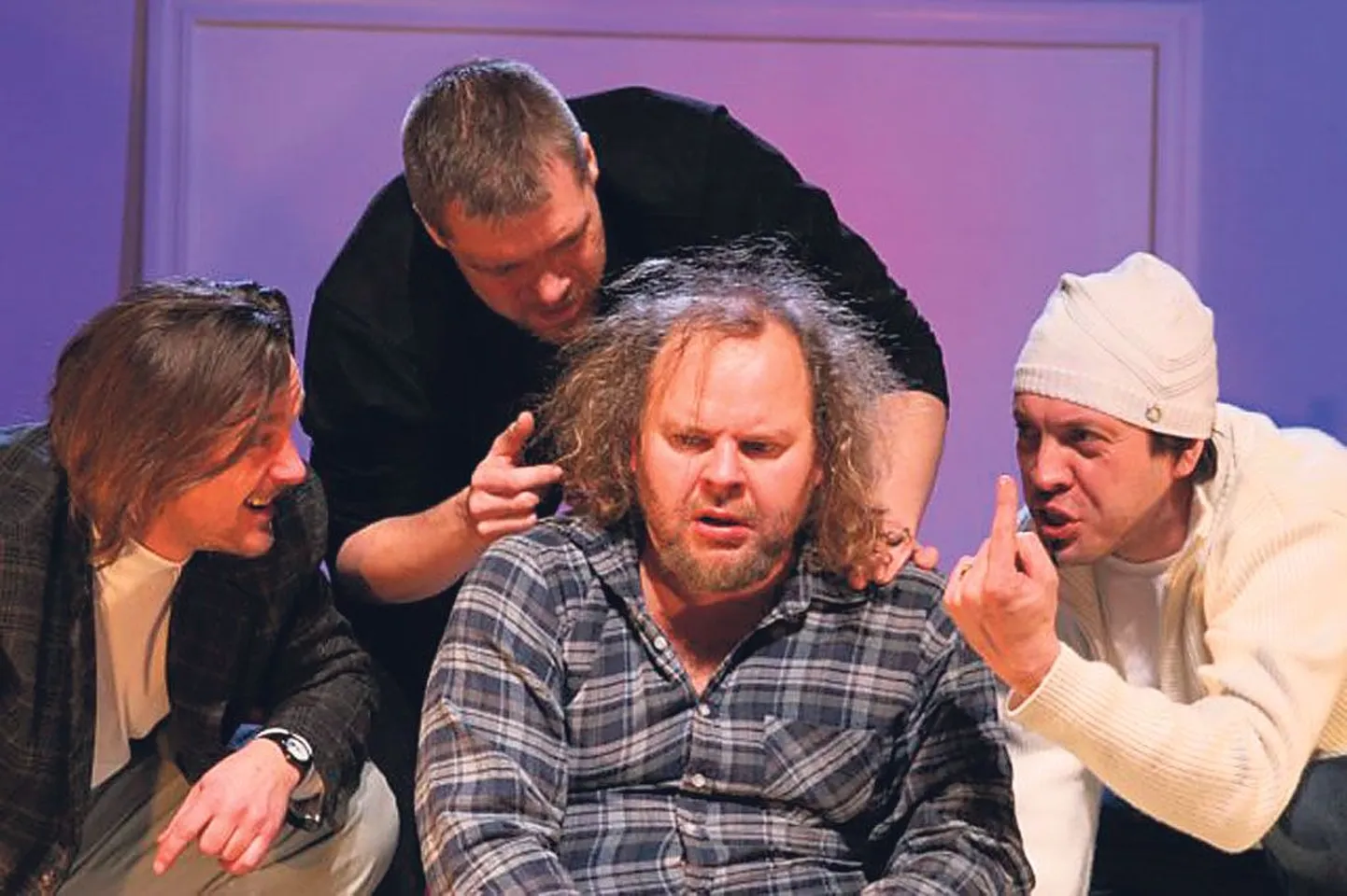 “Meeste kodus” mängivad Indrek Sammul (vasakul), Riho Kütsar, Ago Anderson ja Mait Malmsten.