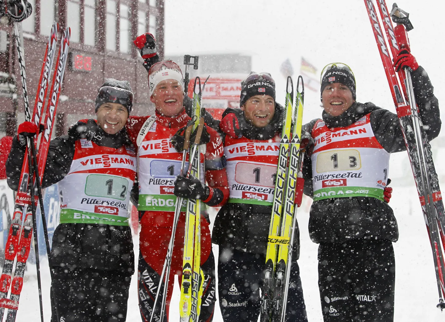 Võidukas Norra teatenelik (vasakult): Ole Einar Bjørndalen, Tarjei Bø, Alexander Os, Emil Hegle Svendsen.