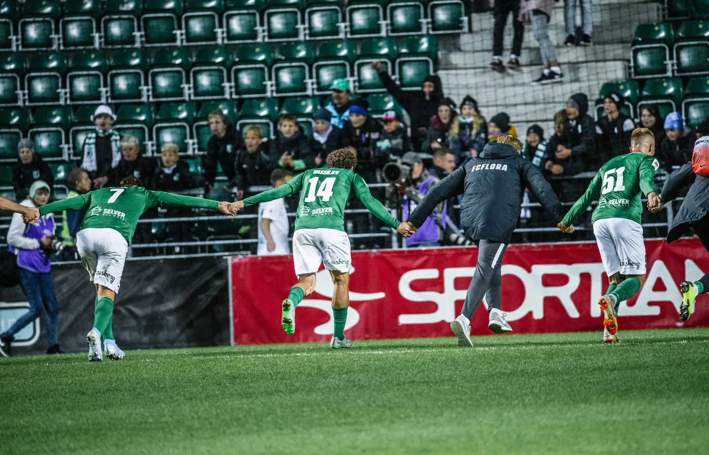 Eesti valitsev jalgpallimeister on FC Flora.