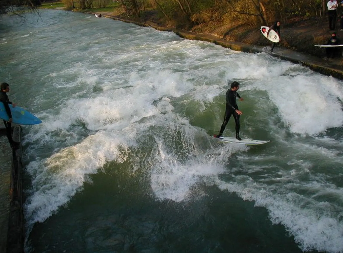 Surfajad Eisbachil