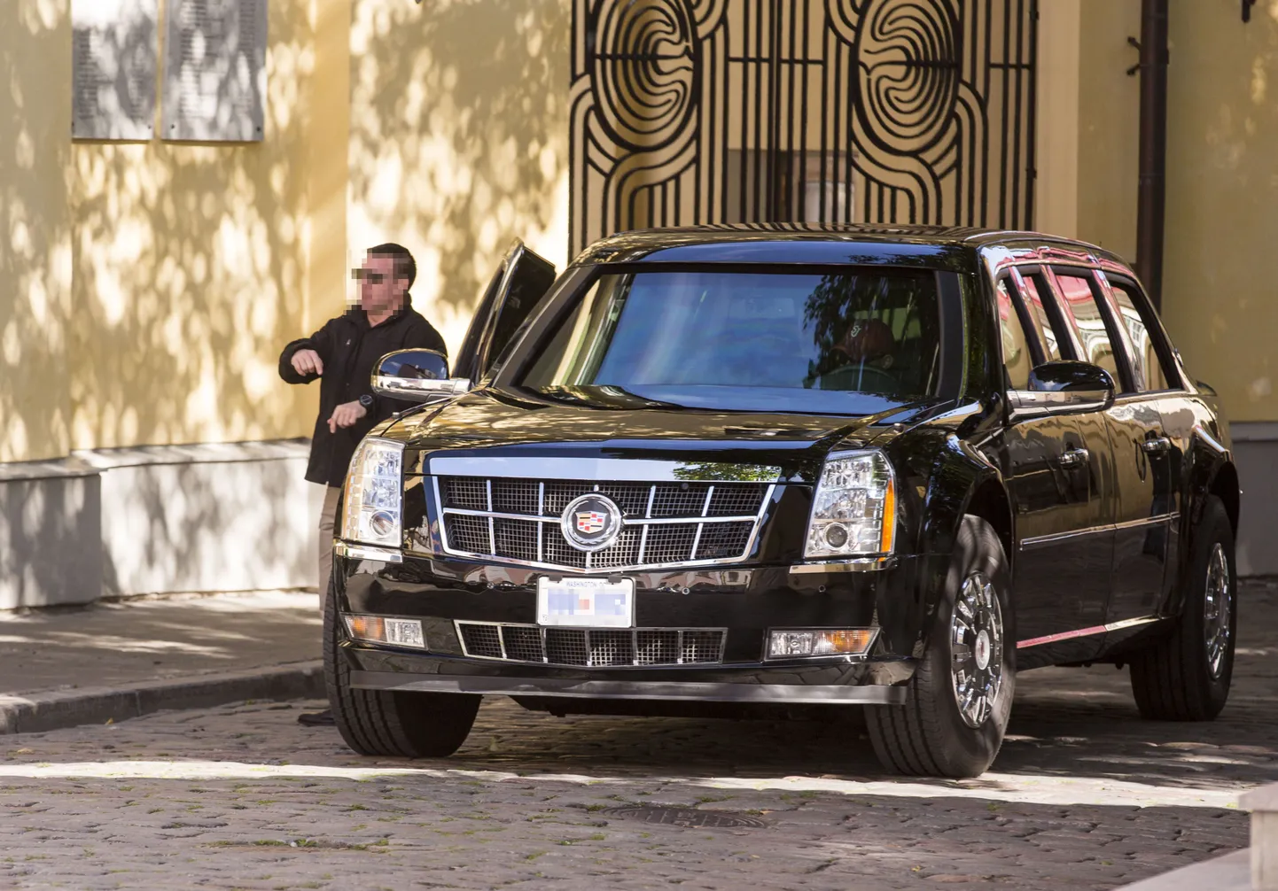 Лимузин Барака Обамы в Таллинне.
