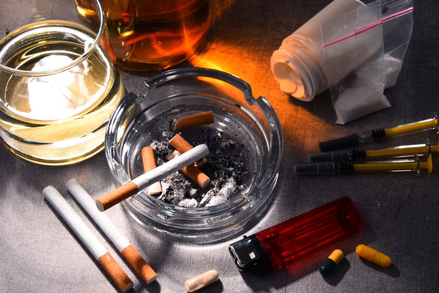 Viie kõige rohkem sõltuvust tekitava aine seas on nii illegaalsed uimastid, kui kõigile kättesaadav alkohol ja tubakas sisalduv nikotiin.
