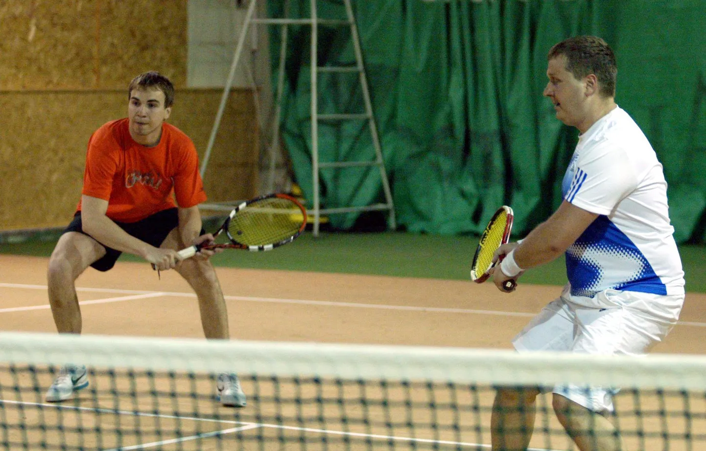Meespaarismängus napsasid “Tennisetuur 2010” esikoha Sten Lume (vasakul) ja Indrek Krigul, kes alistasid skooriga 6:1, 6:4 duo Aare Kongi - Veiko  Vassiljev.