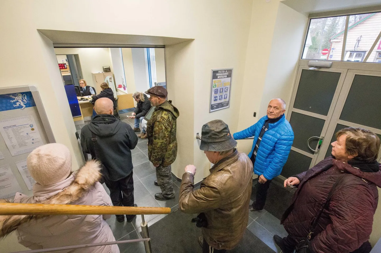 Paide politseimajas asuvas teeninduspunktis kasutavad ligemale pooled kliendid dokumendi taotlemisel iseteenindust, sest see on tavateenusest viis eurot soodsam.