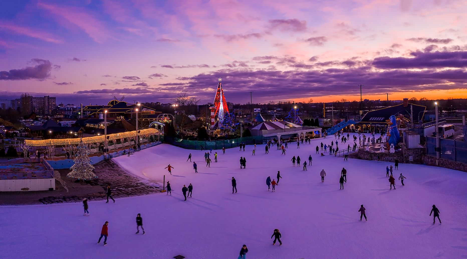 Один уличный каток на весь город? Где в Риге можно будет покататься на ...