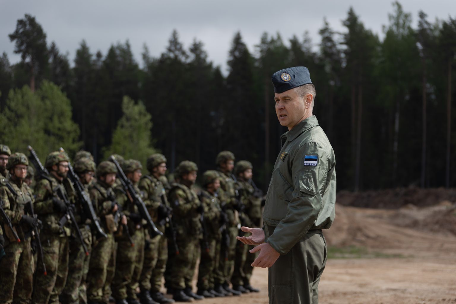 Augustis jätkab brigaadikindral Rauno Sirk teenistust Eesti sõjalise esindajana NATO Euroopa Ülemjuhatuse (SHAPE) juures.