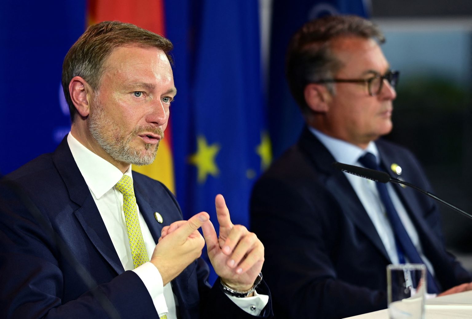 Saksa rahandusminister Christian Lindner (vasakul) ja Bundesbanki president Joachim Nagel 20. mail 2022 Bonni lähistel Königswinteris ajakirjanikele esinemas.