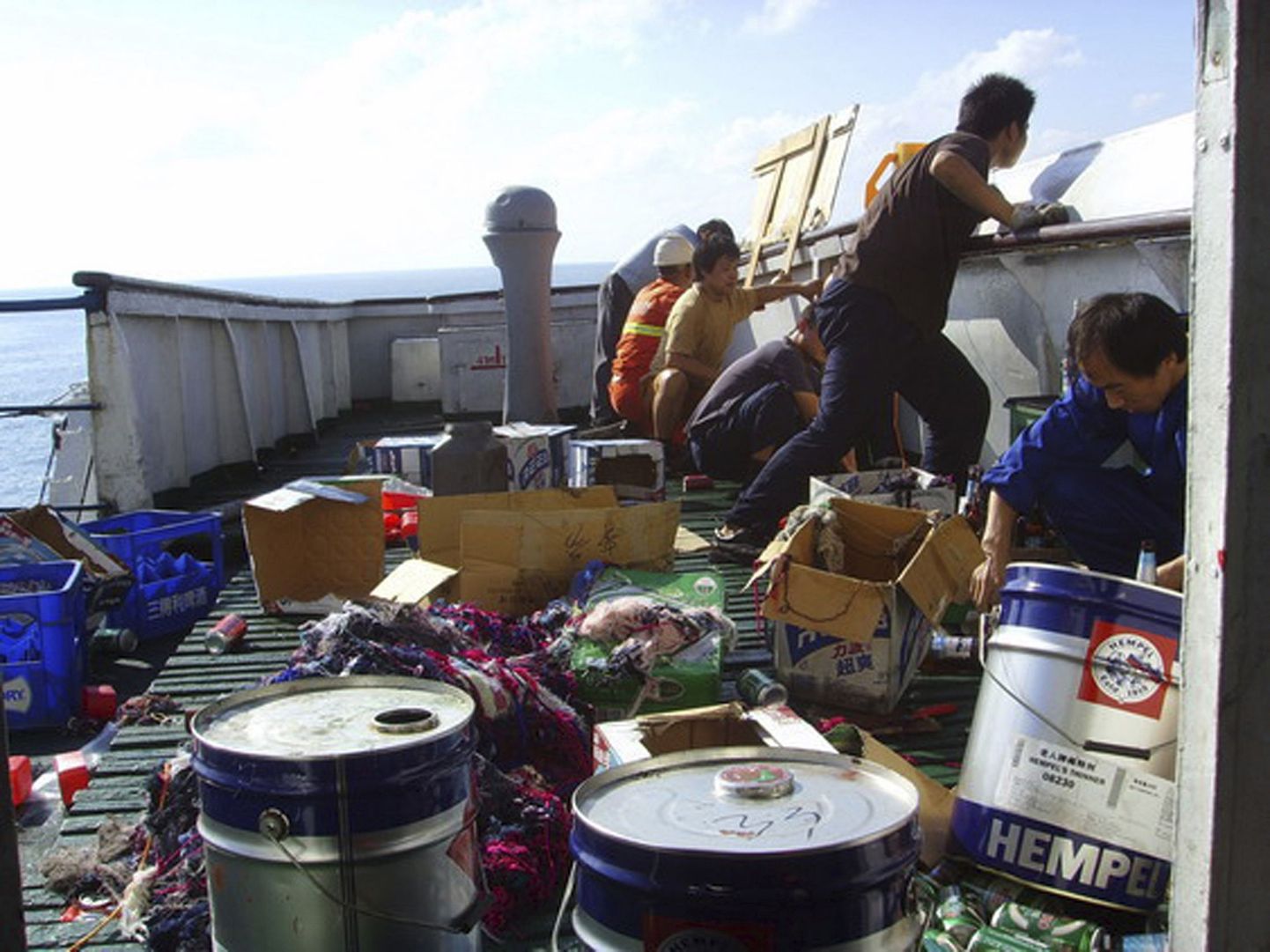 Hiina meremehed kasutasid piraatide vastu õllepudeleid ja muid käepäraseid vahendeid