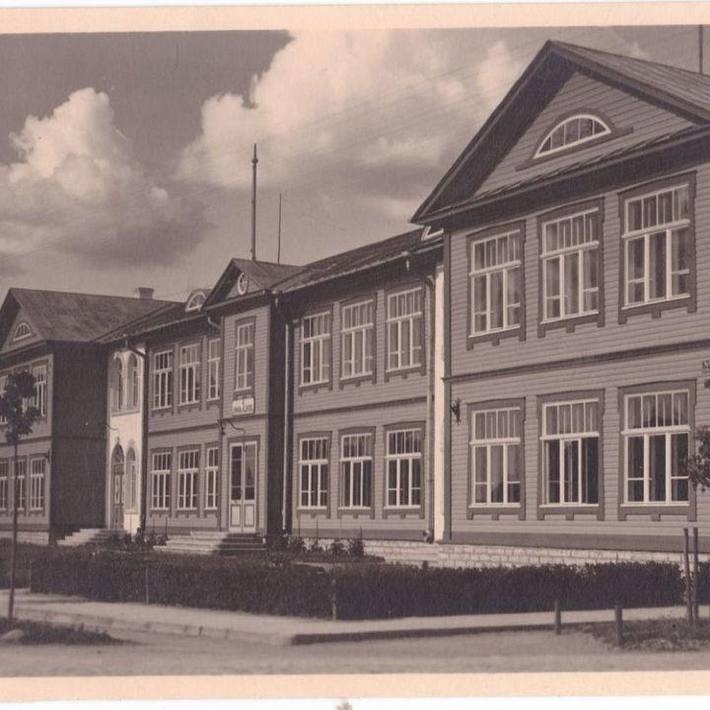 Tööstuse tänava koolimaja valmis 1929. aastal.