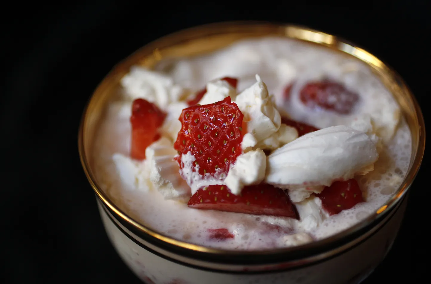 Klassikaline briti magustoit Eton mess