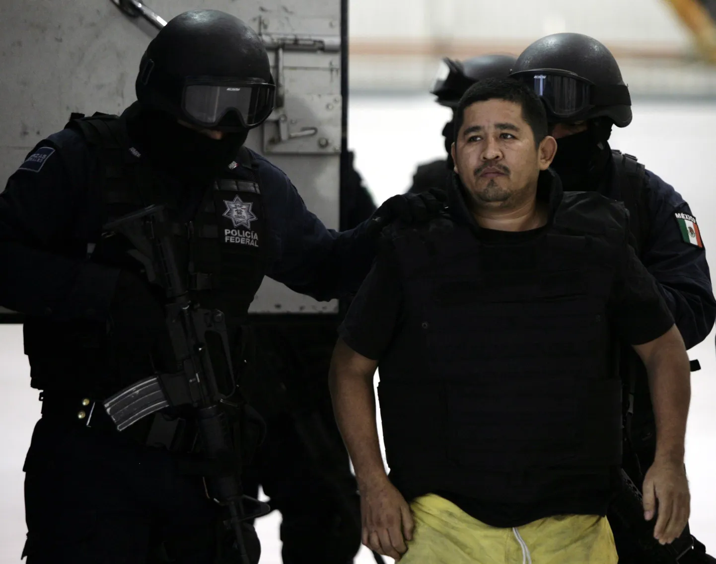 Mehhiko Acapulco vanglast leiti prostituute ja võitluskukkesid