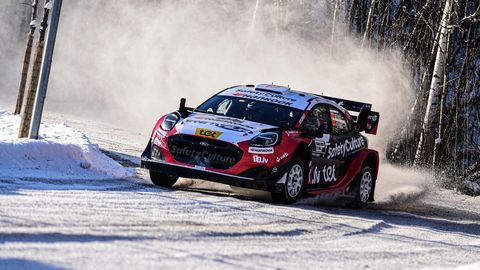 "M-Sport Ford" kļūdas dēļ Seskam Zviedrijas WRC rallija ātrumposmos vairākas plīsušas riepas
