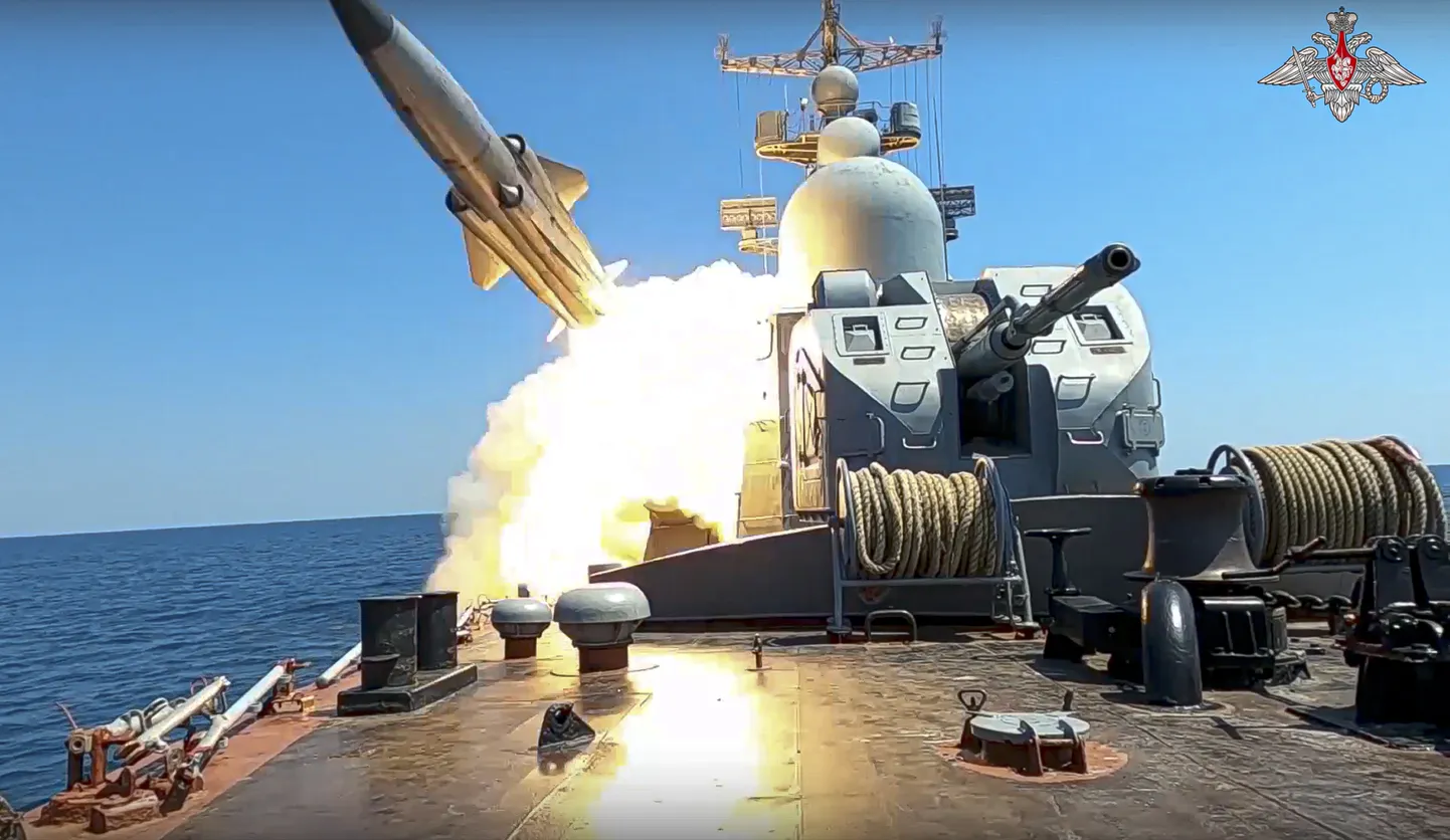 Запуск ракеты с российского военного судна. Иллюстративное фото