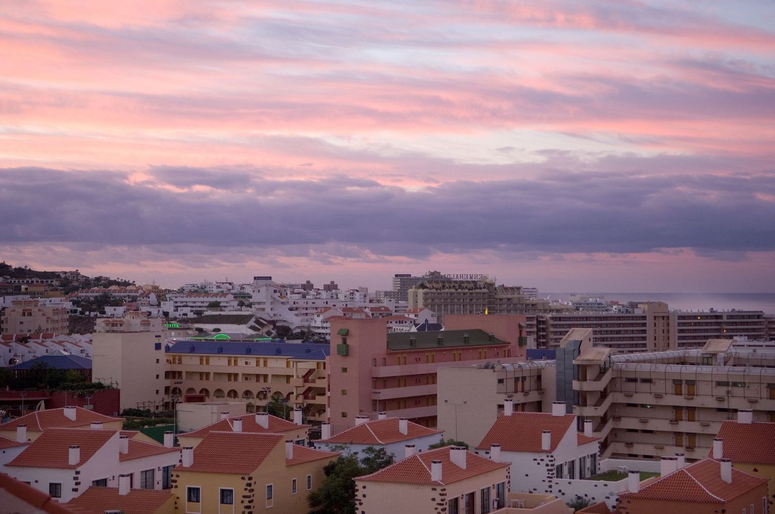 Недвижимость за рубежом из критерия успеха превращается в обузу. На фото: вид на Тенерифе, Испания.