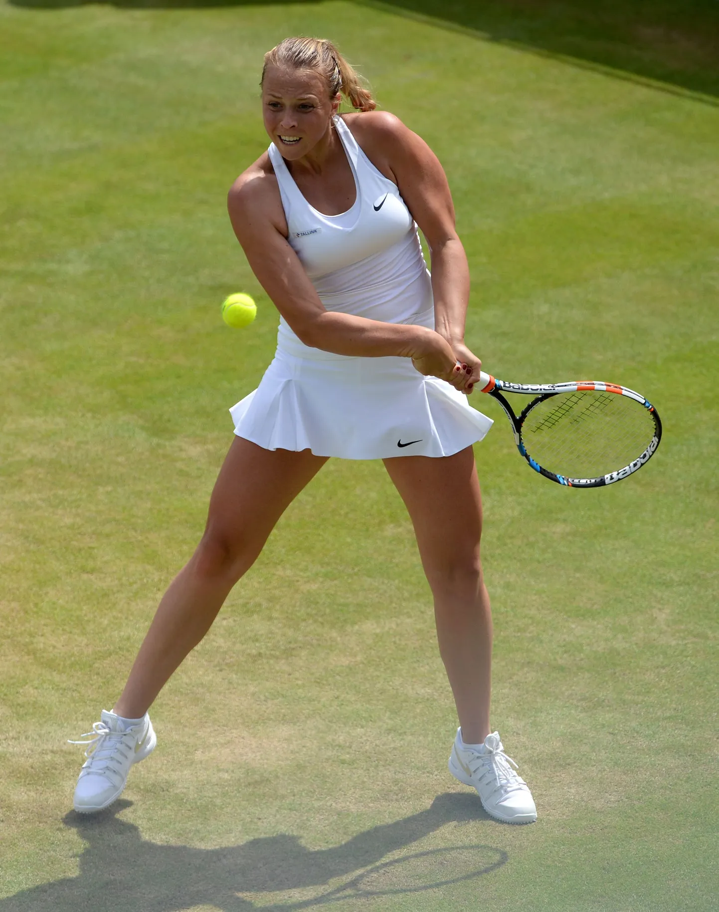 Anett Kontaveit Wimbledoni tenniseturniiril.