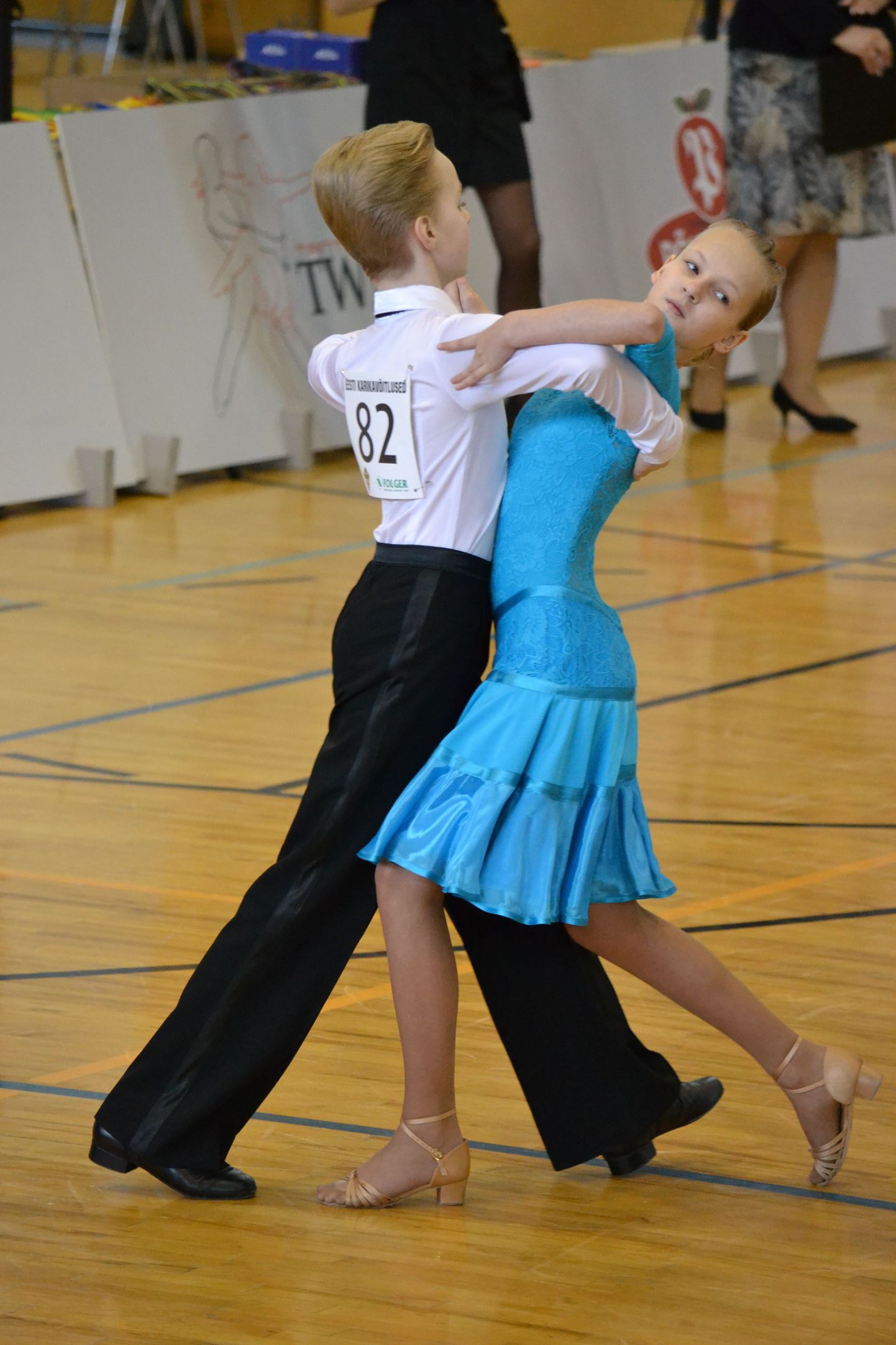 Markus Koort-Elisabeth Vihmand tantsivad Juunior 1 vabaklassis.