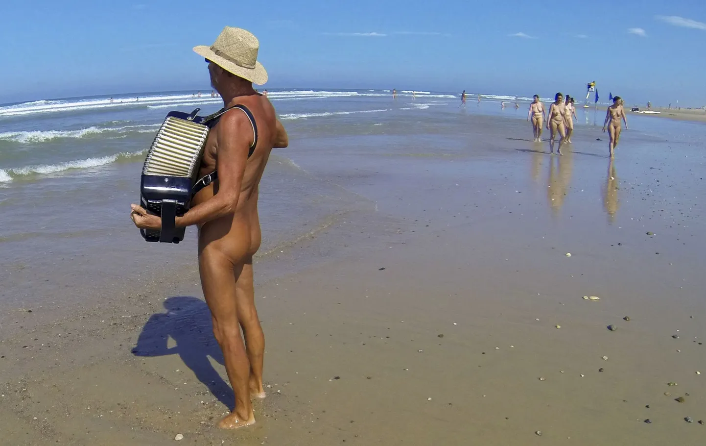 Nudist