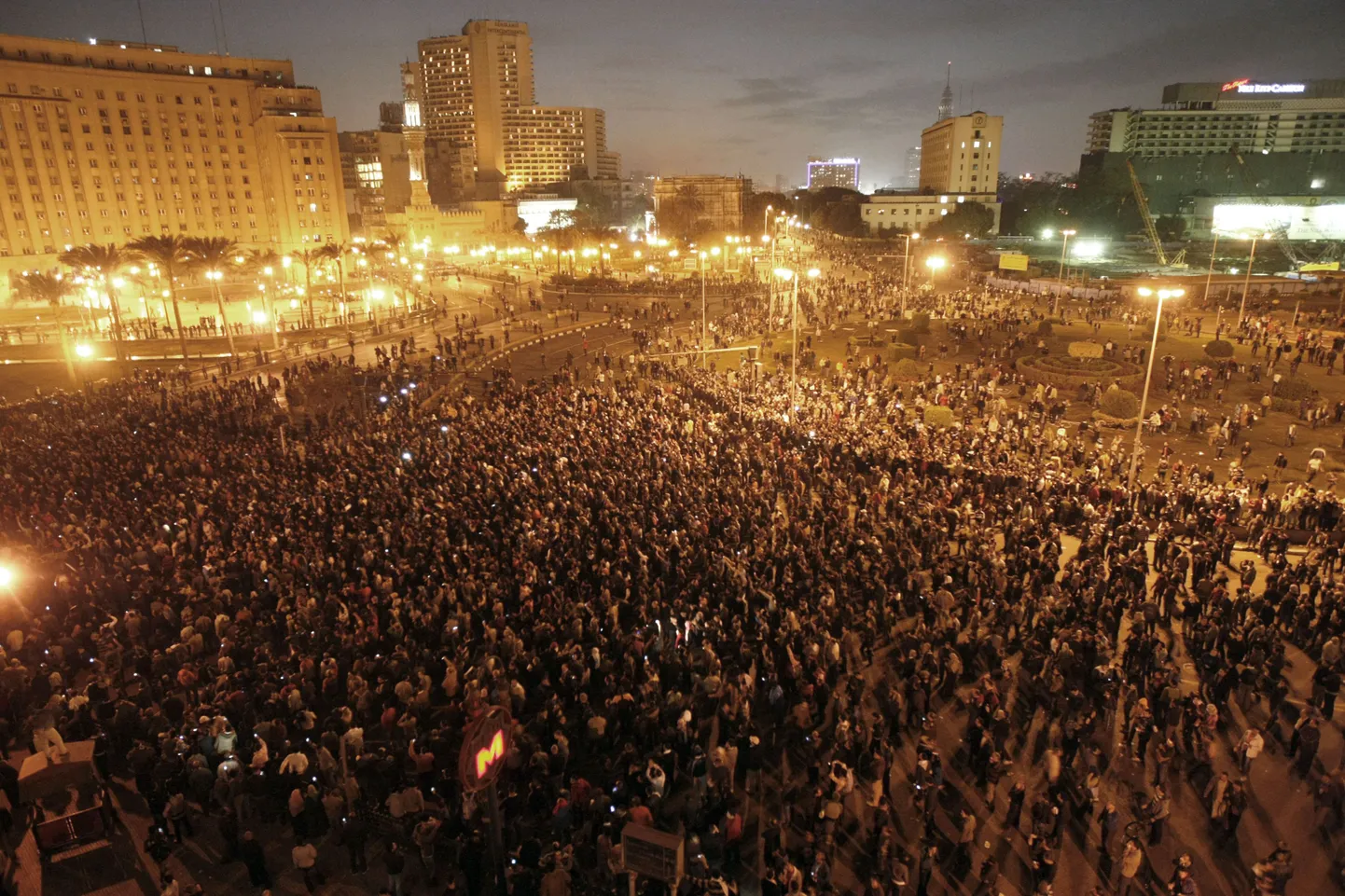 Rahutused Kairos - õhtune liikumiskeeld ei hoia meeleavaldajaid tagasi.