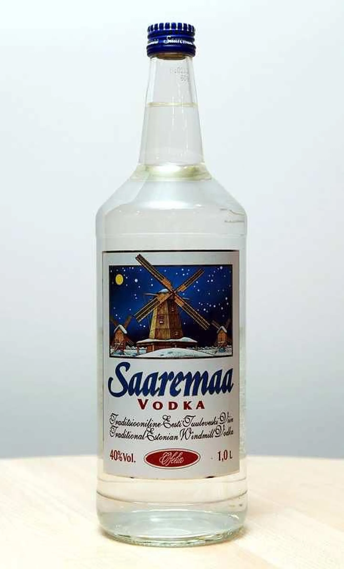 Saarema Vodka pudel.